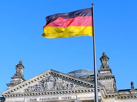 Депутат Европарламента заявил, что Германия обслуживает интересы США