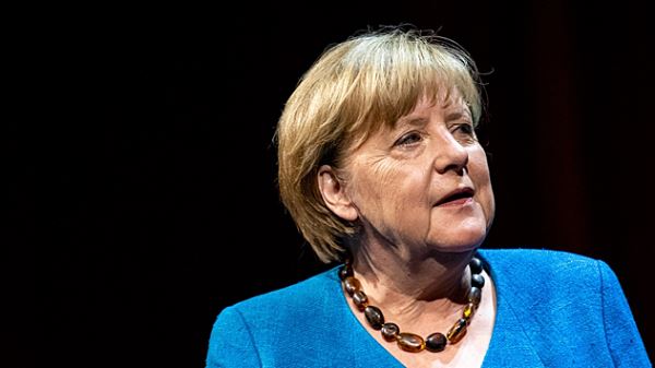 Меркель, Олланд, Джонсон и снова Меркель: в чем призналась экс-канцлер Германии Вовану и Лексусу