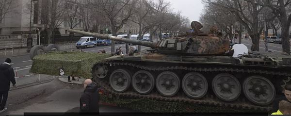 Посольство России в Берлине: провокация с танком полностью провалилась