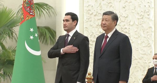 Президента Туркменистана Сердара Бердымухамедова торжественно приняли в Пекине