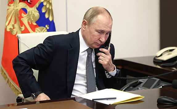 Шольц пообещал продолжить искать диалог с Путиным