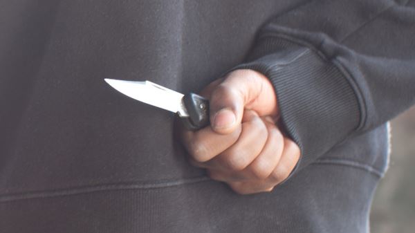 Во Франции ученик напал на учительницу с ножом