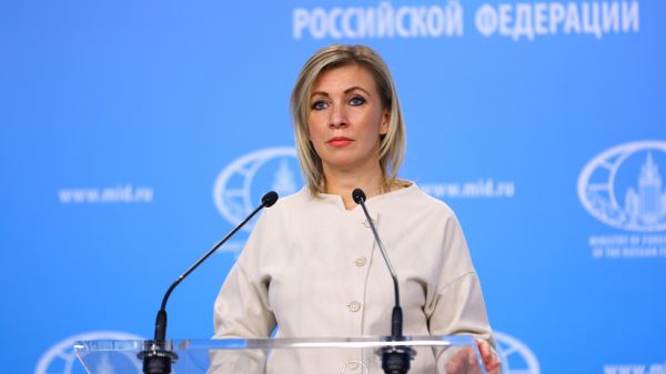 Захарова прокомментировала слова Макрона о нежелании Франции разгрома России