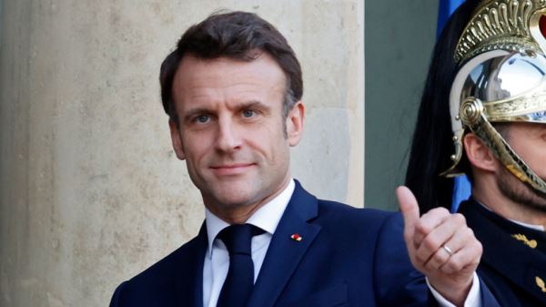 Le Monde: президент Франции Макрон призывом к диалогу с Россией выводит из себя Зеленского