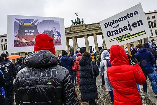В Берлине прошел митинг против поставок Киеву немецкого оружия