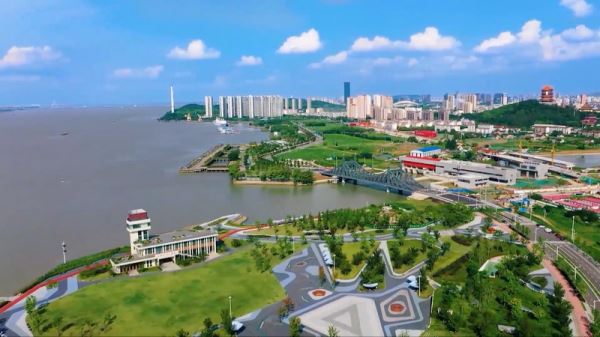 Заседание Политбюро, позитивная экономика, подготовка к Экспо, популярный каток – смотрите «Китайскую панораму»-502